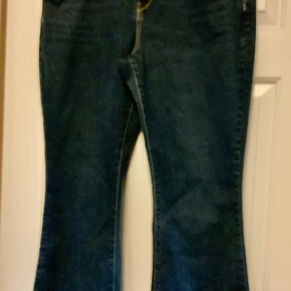 Levi’s Signature Gold Mid Rise Dark Denim Boot Cut Size 16 - Picture 7 of 7